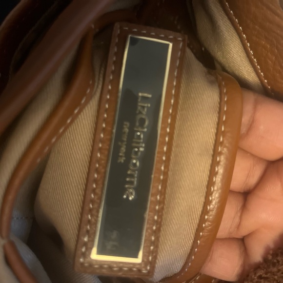 Genuine leather crossbody purse….Liz Claiborne by New York - Picture 9 of 15